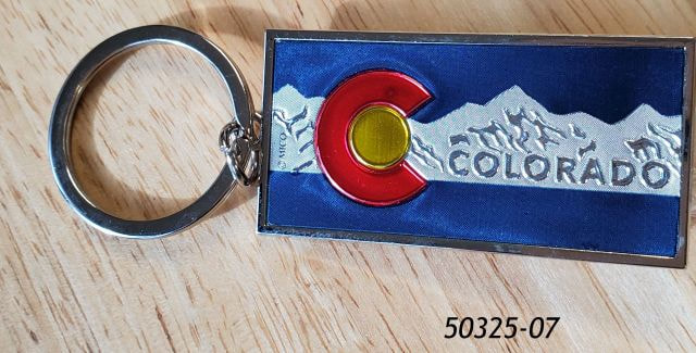 50325-07 Colorado Souvenir rectangular metal keyring with etched foil design of Colorado flag with mountain range. 