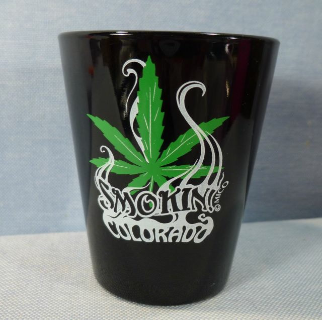 Colorado Souvenir black shotglass with pot leaf marijuana weed Smokin' design