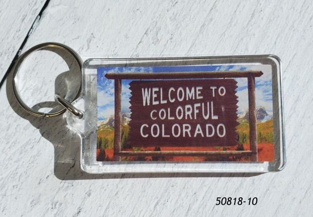 50818-10 Colorado Souvenir plastic keyring with Welcome to Colorful Colorado sign photo in front of scenic view.  